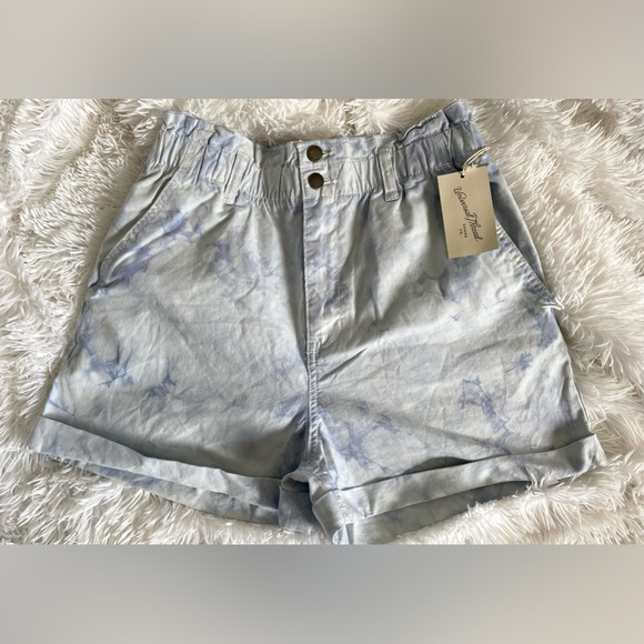 NWT Universal threads tie dye paper bag shorts, size medium - Picture 2 of 8